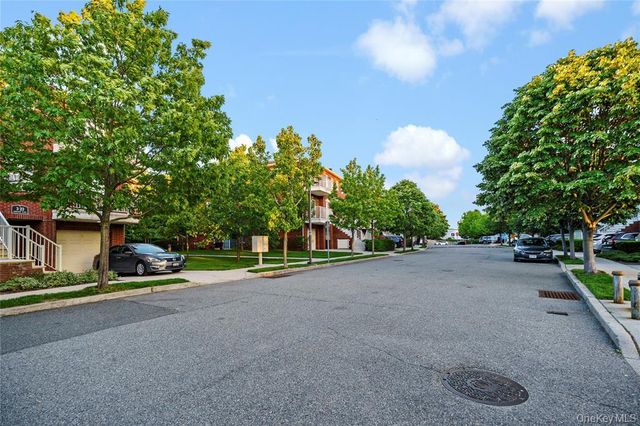 3-17 Endeavor Place C, College Point, NY 11356