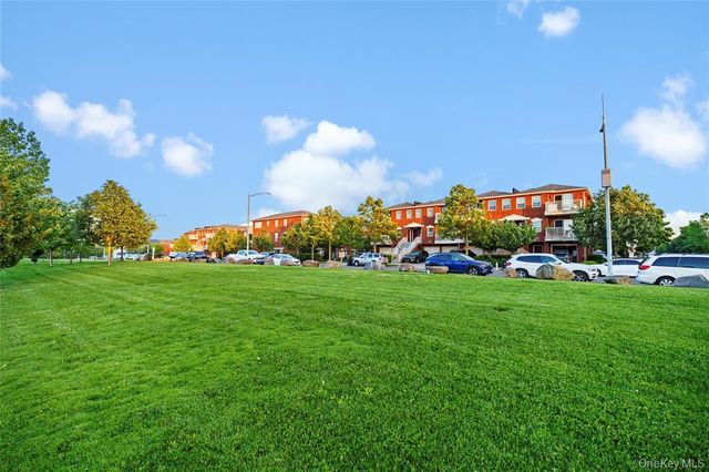 3-17 Endeavor Place C, College Point, NY 11356