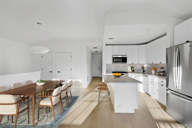 3-17 Endeavor Place C, College Point, NY 11356