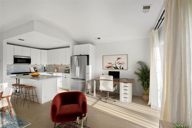 3-17 Endeavor Place C, College Point, NY 11356