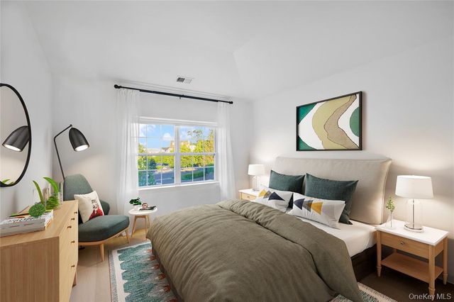 3-17 Endeavor Place C, College Point, NY 11356