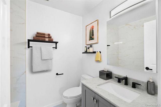 3-17 Endeavor Place C, College Point, NY 11356