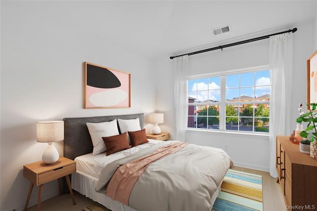 3-17 Endeavor Place C, College Point, NY 11356