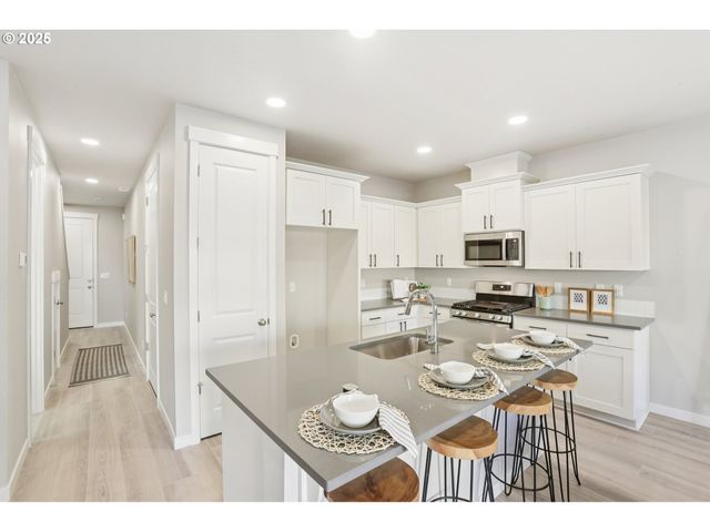 1030 Nw 178TH Way, Ridgefield, WA 98642