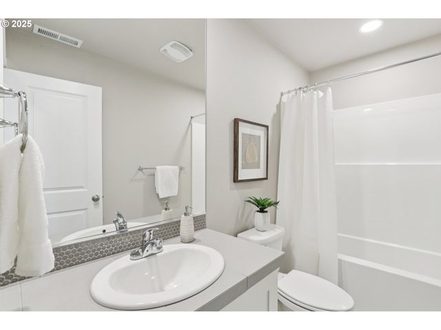 1030 Nw 178TH Way, Ridgefield, WA 98642