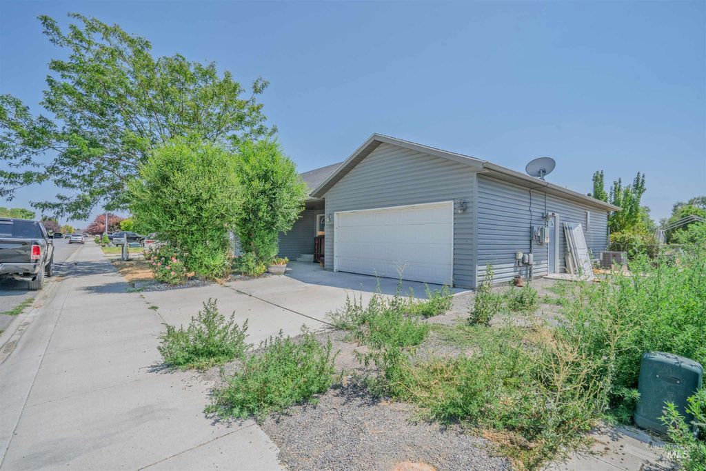 1309 Lauren Ln, Filer, ID 83328
