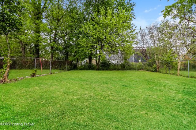 3613 Penway Ave, Louisville, KY 40211