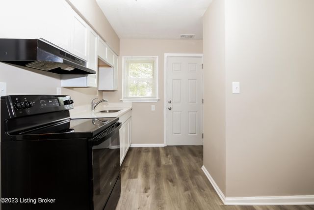 3613 Penway Ave, Louisville, KY 40211