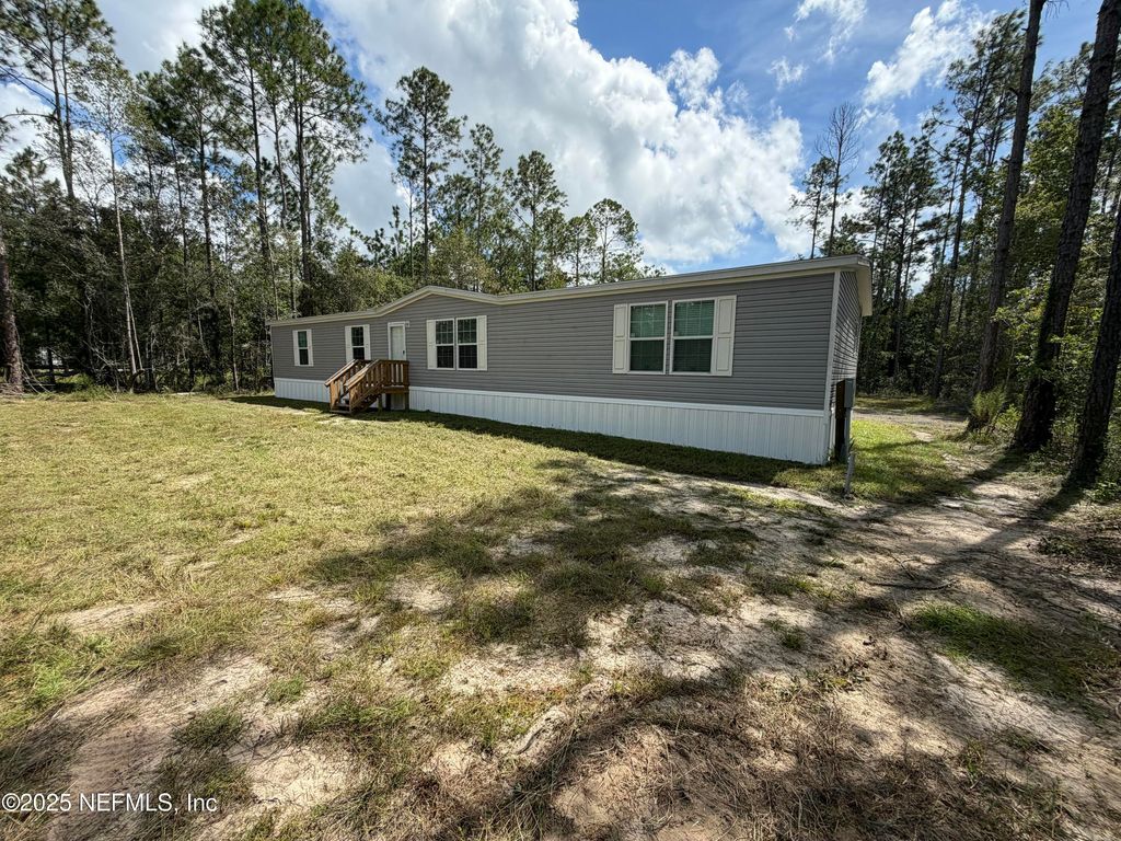 10400 NIKOLICH Avenue, Hastings, FL 32145