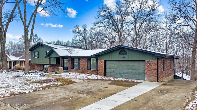 9008 Lakeridge Dr, Louisville, KY 40272