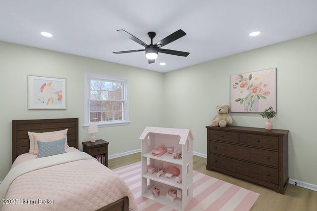 9008 Lakeridge Dr, Louisville, KY 40272