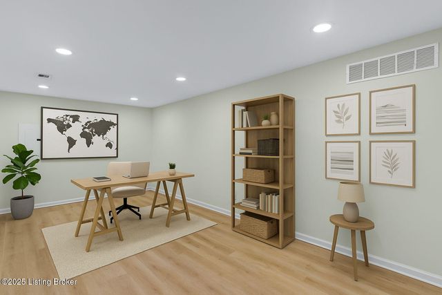 9008 Lakeridge Dr, Louisville, KY 40272