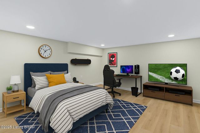 9008 Lakeridge Dr, Louisville, KY 40272