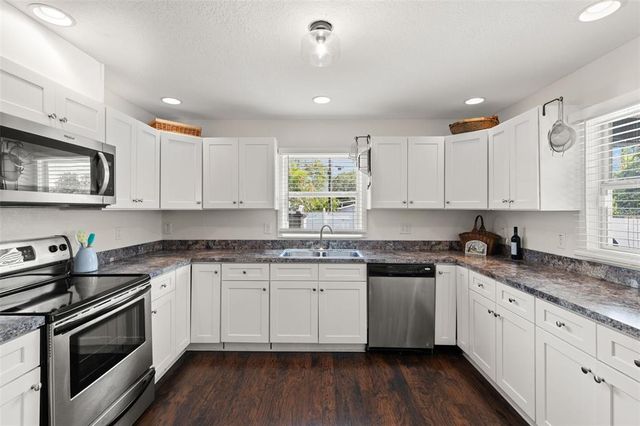 469 38TH AVENUE N, St Petersburg, FL 33704