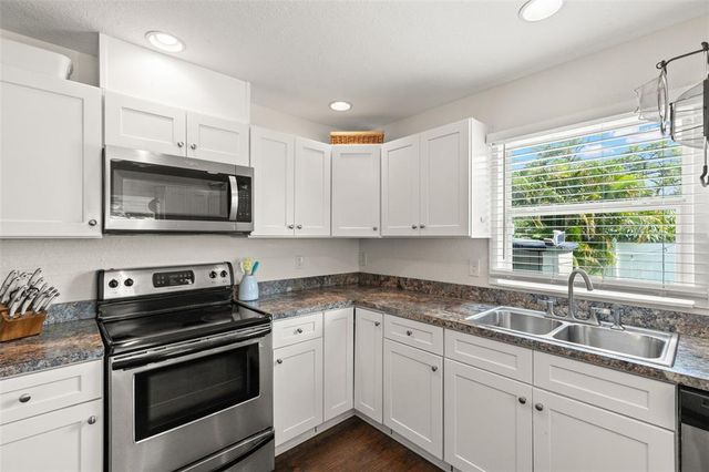 469 38TH AVENUE N, St Petersburg, FL 33704
