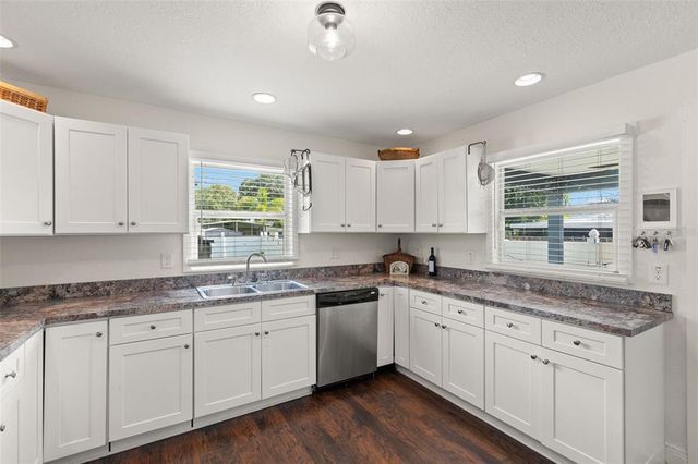 469 38TH AVENUE N, St Petersburg, FL 33704