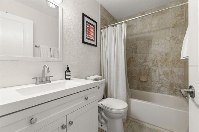 469 38TH AVENUE N, St Petersburg, FL 33704