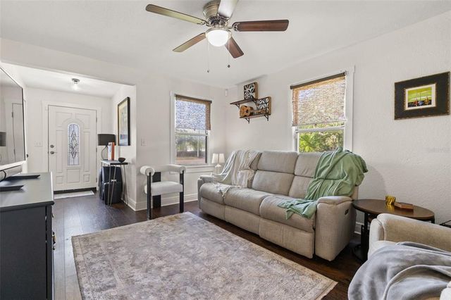 469 38TH AVENUE N, St Petersburg, FL 33704
