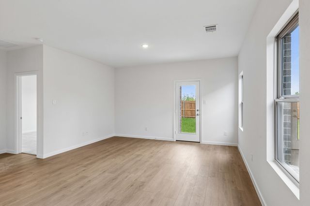 815 Hillcrest Boulevard, Princeton, TX 75407