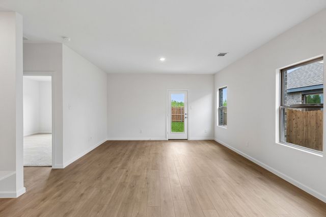 815 Hillcrest Boulevard, Princeton, TX 75407