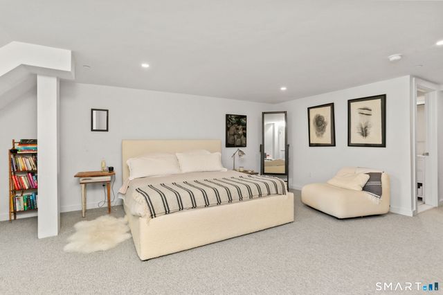 140 Rowayton Avenue E, Norwalk, CT 06853