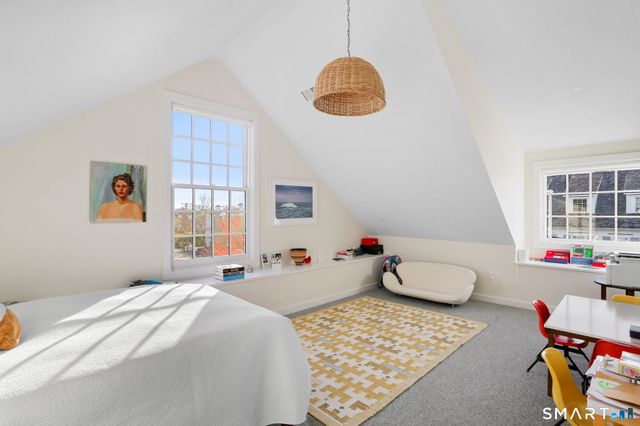 140 Rowayton Avenue E, Norwalk, CT 06853