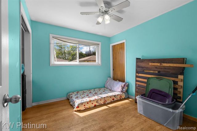 24545 Raven Avenue, Eastpointe, MI 48021
