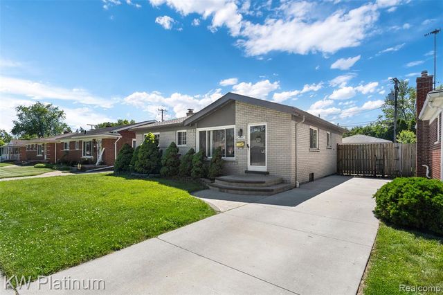 24545 Raven Avenue, Eastpointe, MI 48021