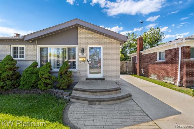 24545 Raven Avenue, Eastpointe, MI 48021
