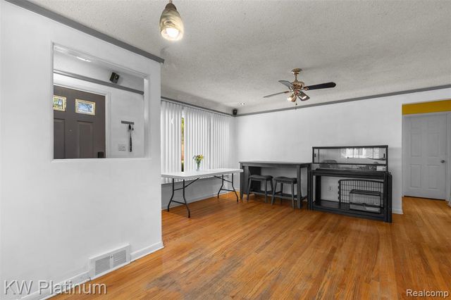 24545 Raven Avenue, Eastpointe, MI 48021