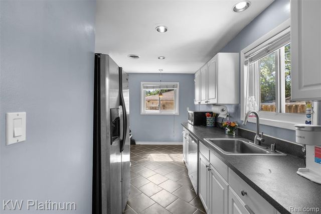 24545 Raven Avenue, Eastpointe, MI 48021