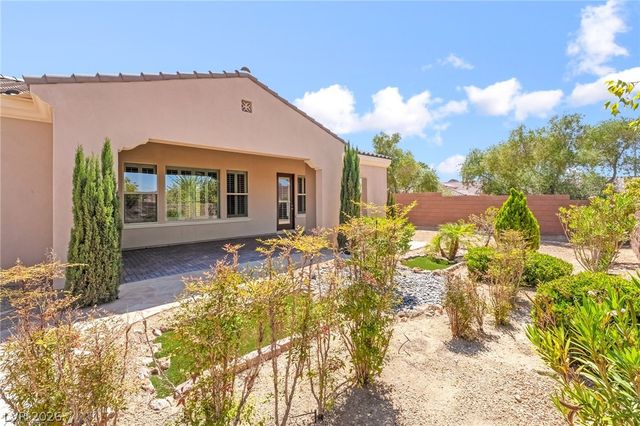 2 Lago Turchino Court, Henderson, NV 89011