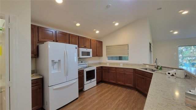 4992 SANDPIPER DRIVE, Oxford, FL 34484