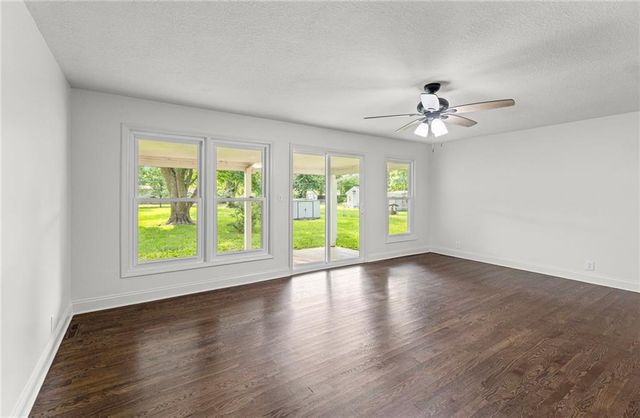 612 S Sherman Avenue, Olathe, KS 66061