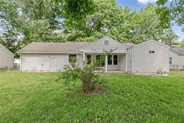 612 S Sherman Avenue, Olathe, KS 66061