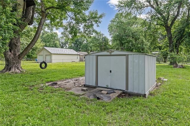 612 S Sherman Avenue, Olathe, KS 66061