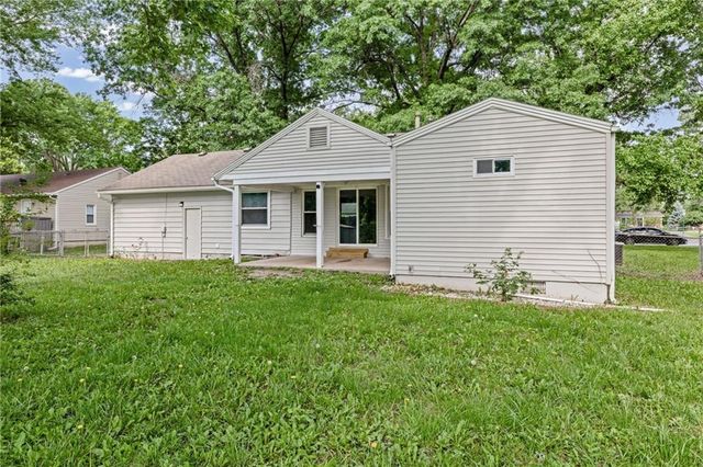 612 S Sherman Avenue, Olathe, KS 66061