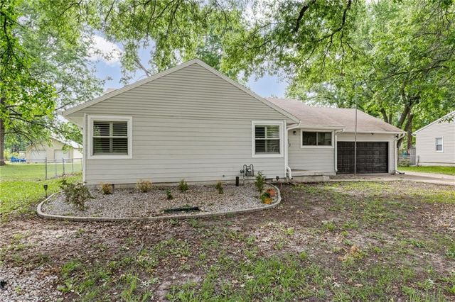 612 S Sherman Avenue, Olathe, KS 66061