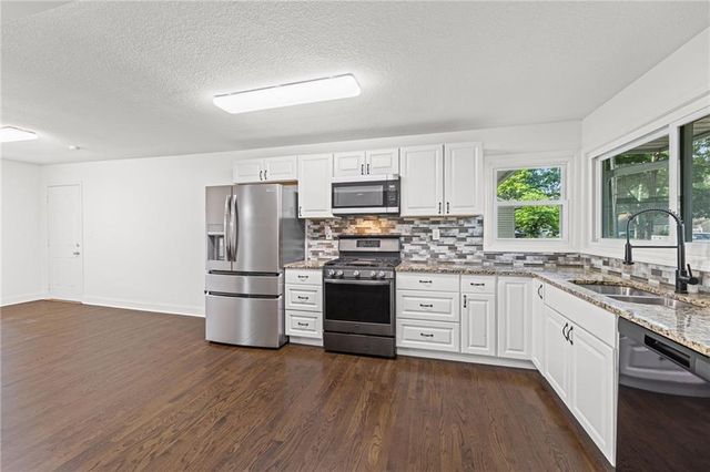 612 S Sherman Avenue, Olathe, KS 66061