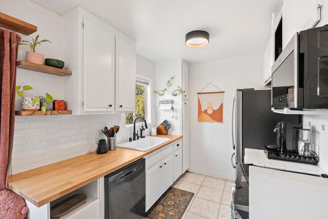 8150 Lemon Avenue 222, La Mesa, CA 91941