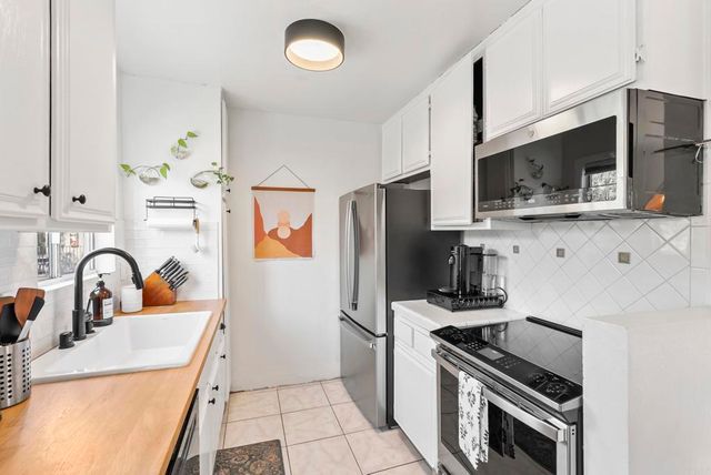 8150 Lemon Avenue 222, La Mesa, CA 91941