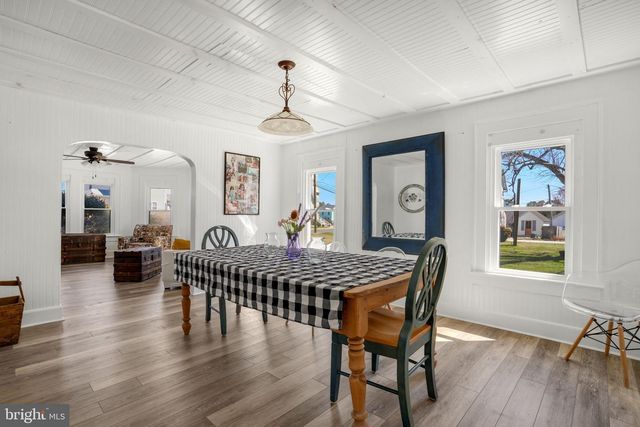 6348 CHURCH ST, Chincoteague Island, VA 23336