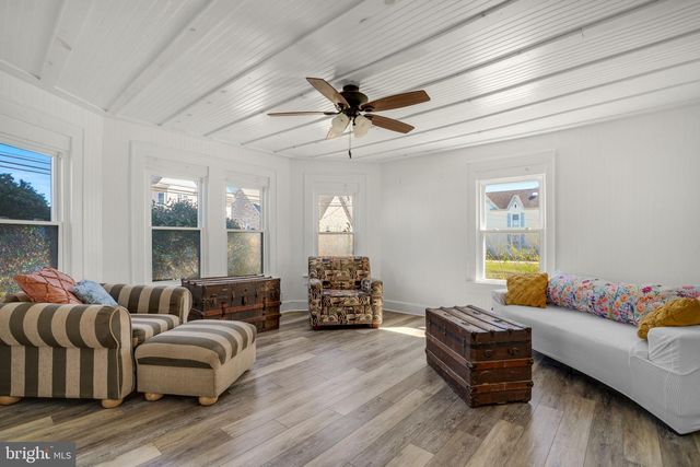 6348 CHURCH ST, Chincoteague Island, VA 23336