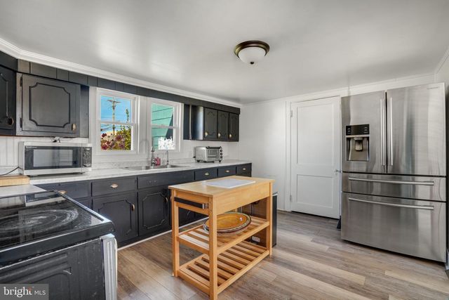 6348 CHURCH ST, Chincoteague Island, VA 23336