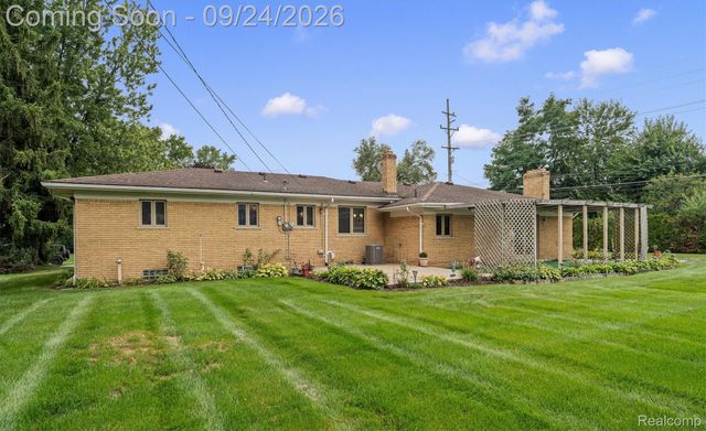 5919 Yarmouth Drive, Shelby Charter Township, MI 48316