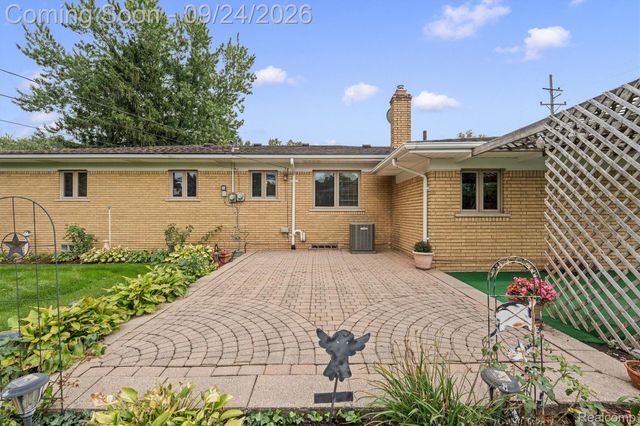 5919 Yarmouth Drive, Shelby Charter Township, MI 48316