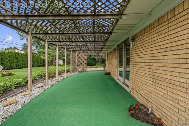 5919 Yarmouth Drive, Shelby Charter Township, MI 48316