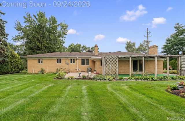 5919 Yarmouth Drive, Shelby Charter Township, MI 48316