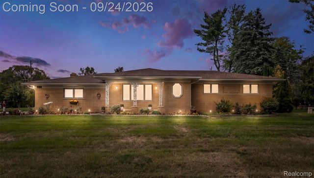 5919 Yarmouth Drive, Shelby Charter Township, MI 48316