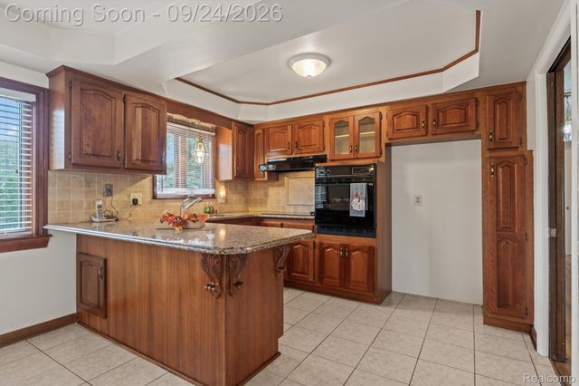 5919 Yarmouth Drive, Shelby Charter Township, MI 48316
